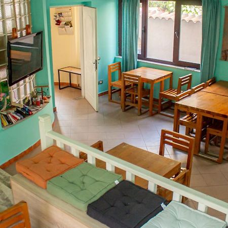 The Golden Rooster Hostel Tirana Exterior photo